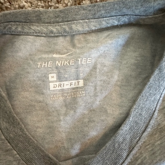 Nike Men's Camo Logo Gray Tee - Picture 3 of 5